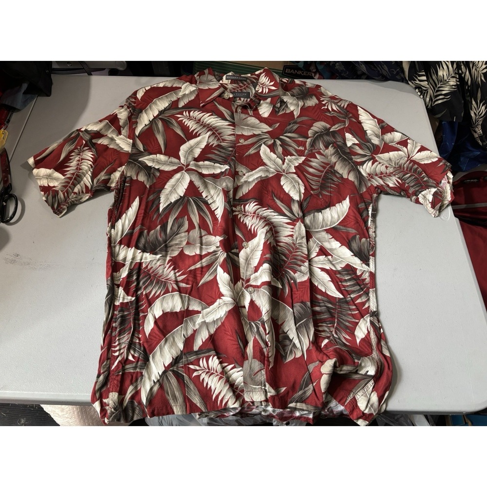 Van Heusen RayoShirt Mens Large Red Short Sleeve Hawaiian Floral Button Up Print